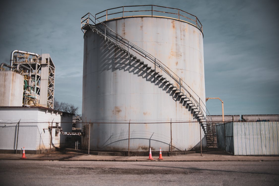 pumps for oil storage